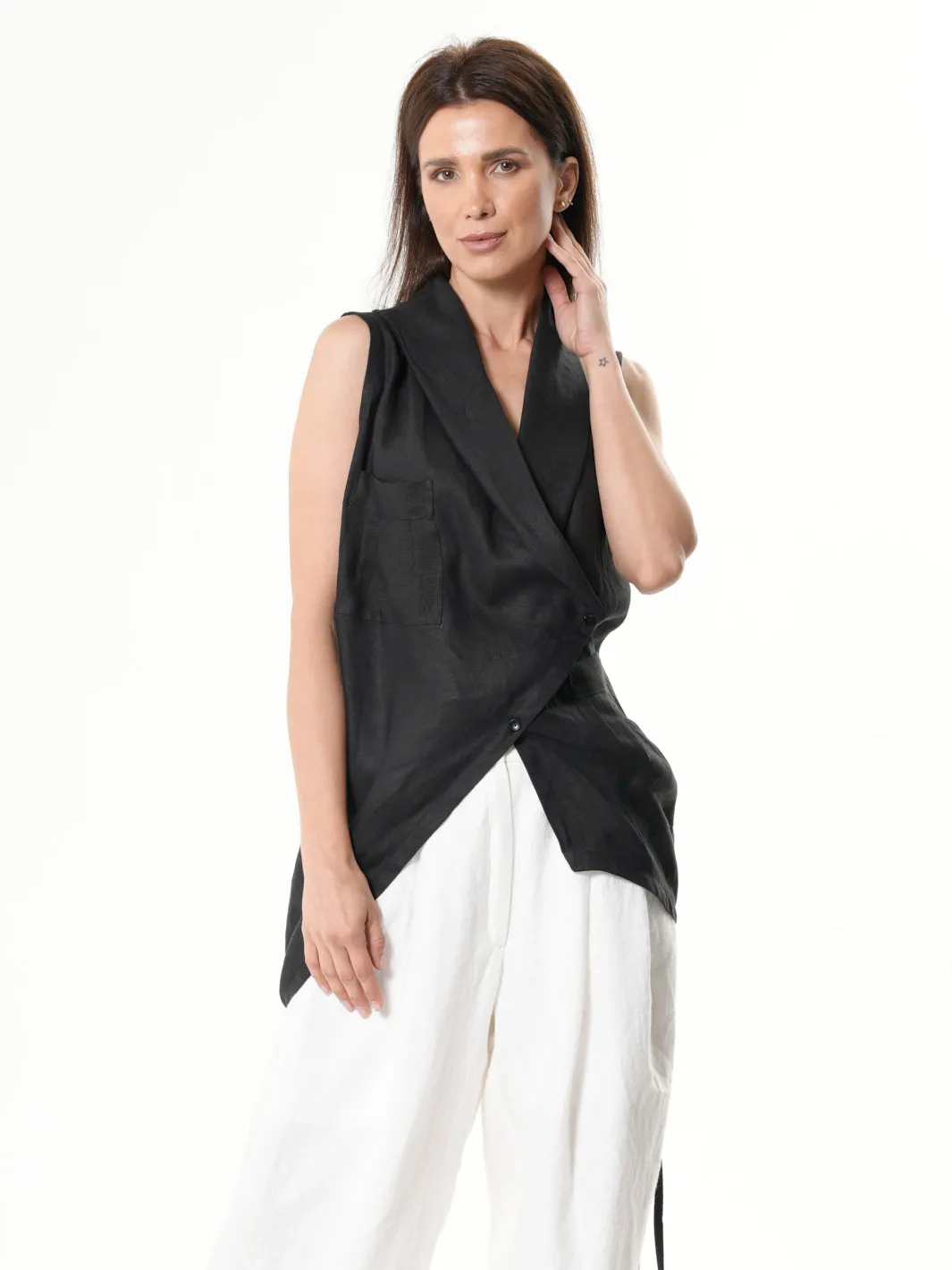 Asymmetric Linen Top In Black