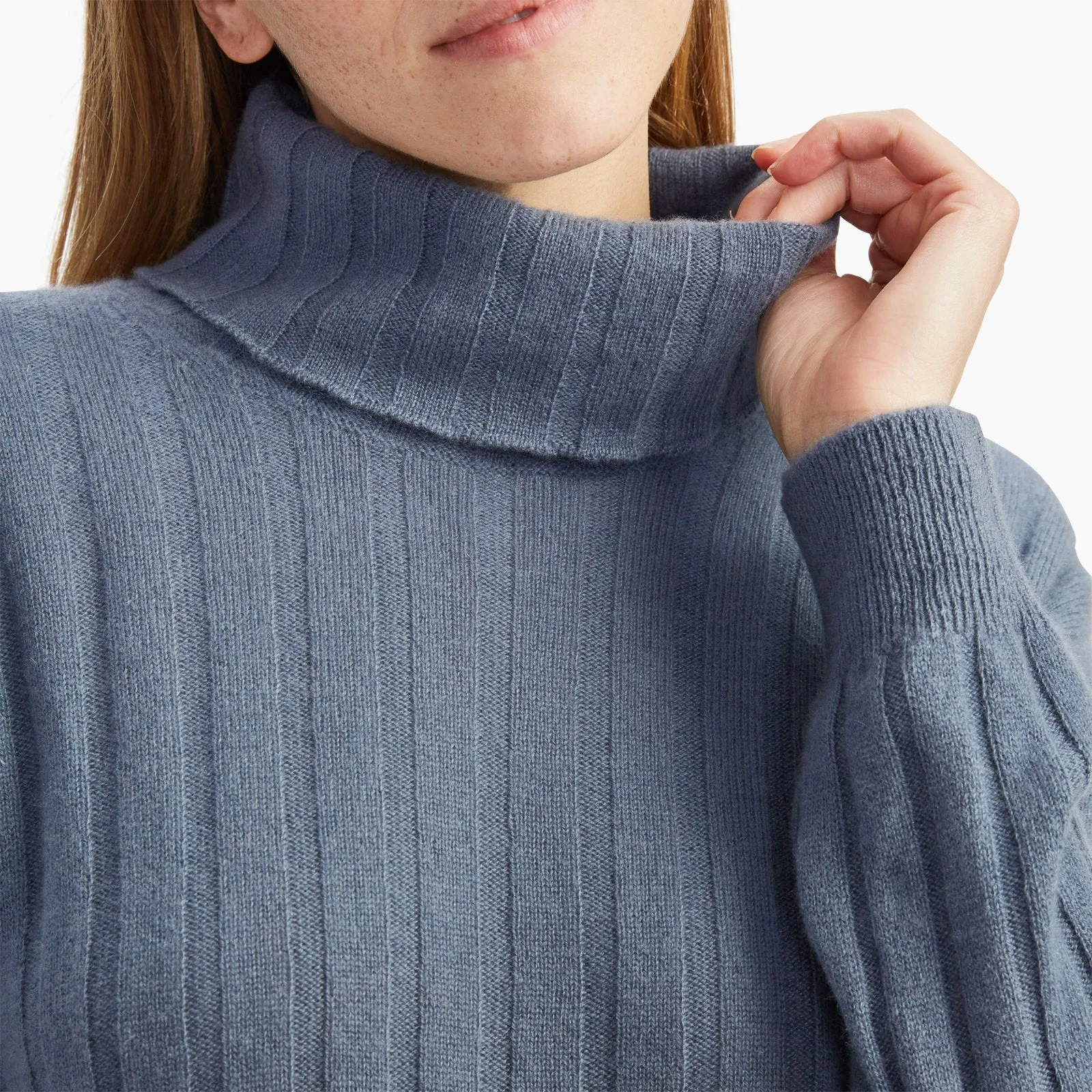 Cashmere Relaxed Ribbed Turtleneck