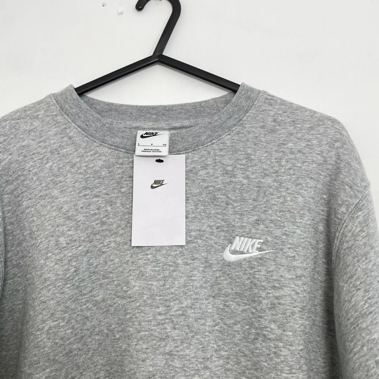 Nike Basic Pullover Sweatshirt Crewneck Size S Heather Grey Crewneck Logo NEW